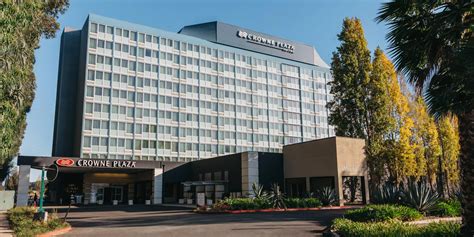 san francisco airport hotel parking.